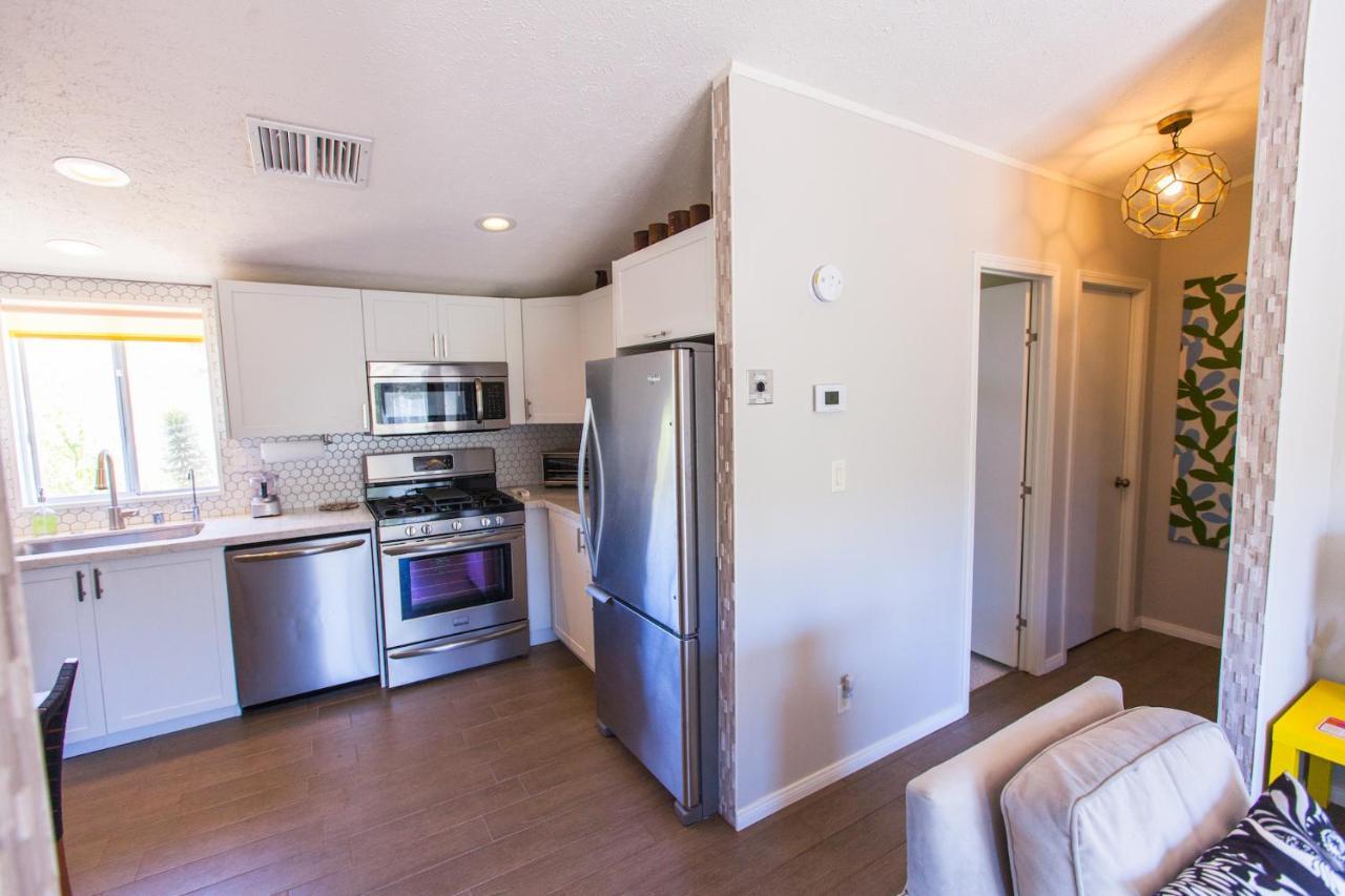 @ Marbella Lane - 10 Acres Oasis Desert Retreat! 约书亚树 外观 照片