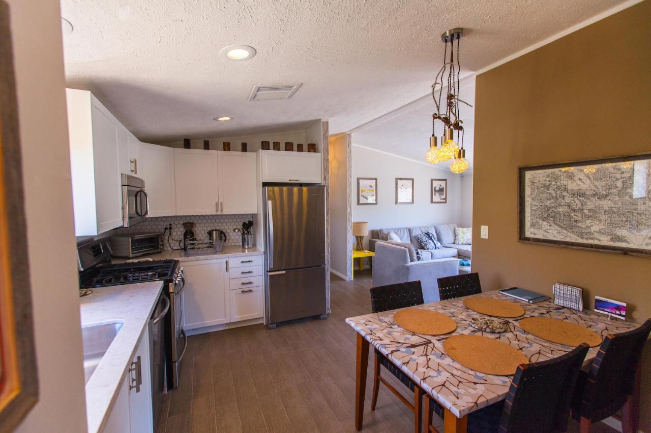 @ Marbella Lane - 10 Acres Oasis Desert Retreat! 约书亚树 外观 照片